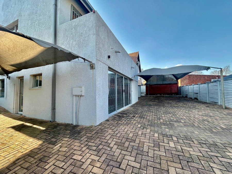 6 Bedroom Property for Sale in Schoemansville North West